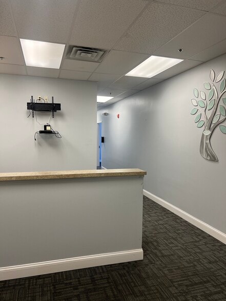 More Photos Of 121 Becks Woods Dr, Bear Medical For Lease