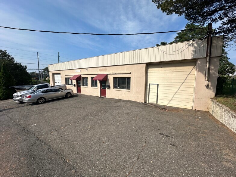 Primary Photo Of 50 Sheridan St, Stratford Manufacturing For Sale
