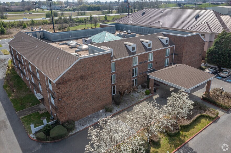 More Photos Of 5924 Monticello Dr, Montgomery Hotel For Sale