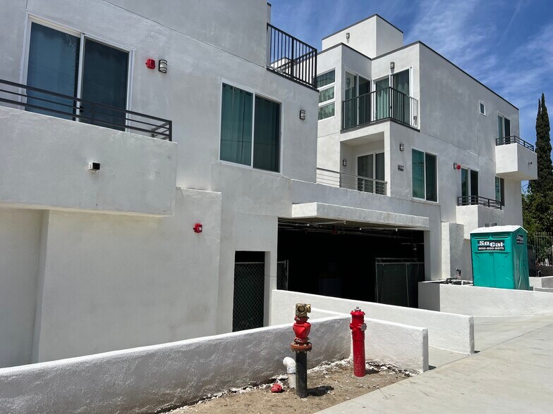 More Photos Of 8837 Burnet Ave, North Hills Apartments For Sale