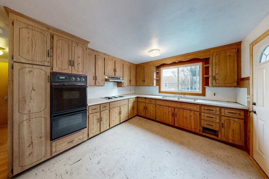 More Photos Of 721-729 Salem St, Malden Specialty For Sale
