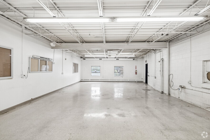 More Photos Of 2204-2230 Erie Blvd, Syracuse Manufacturing For Sale