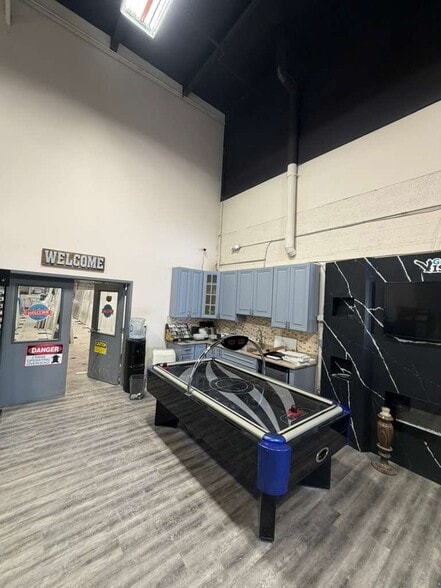 More Photos Of 14889 Persistence Dr, Woodbridge Flex For Sale