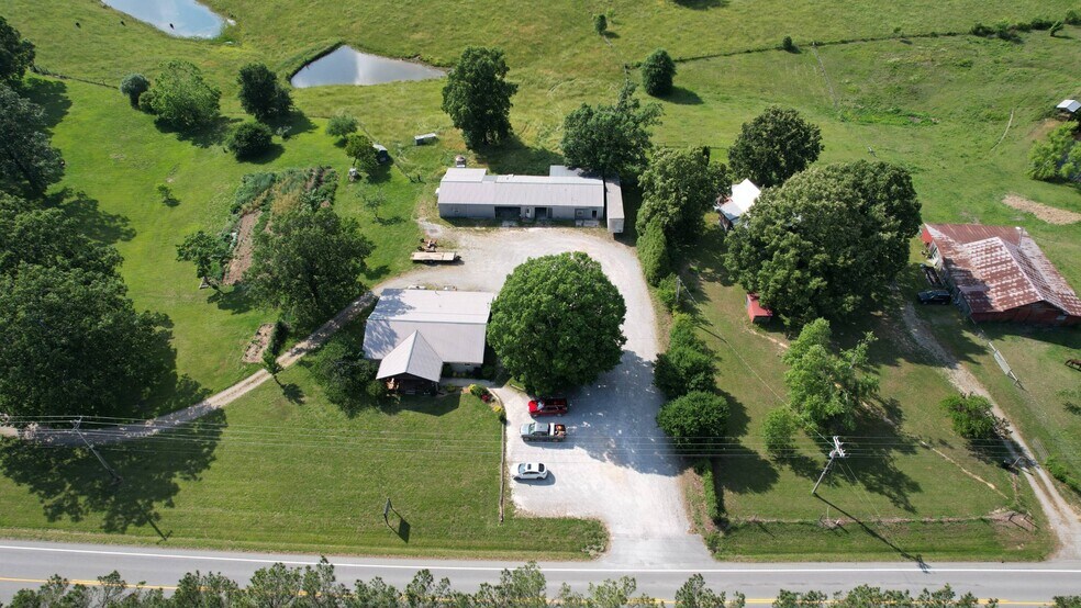 More Photos Of 3555 Summertown Hwy, Summertown General Retail For Sale