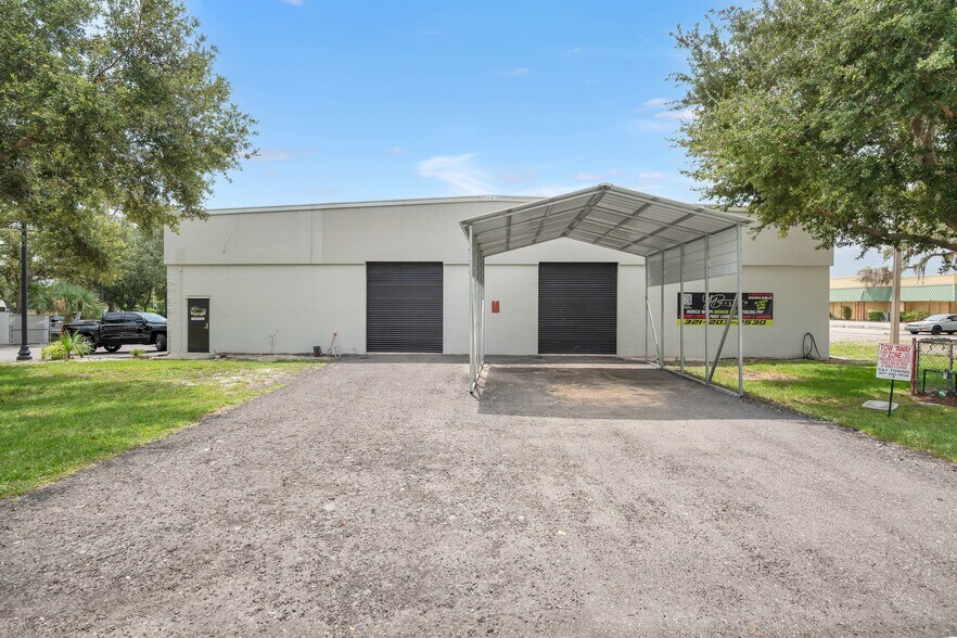 More Photos Of 2350 Us-17-92, Longwood Showroom For Sale