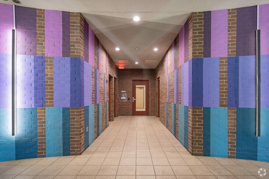 More Photos Of 202 Green St E, Champaign Apartments For Lease