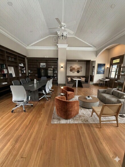 More Photos Of 475 College Hwy, Southwick Office For Sale