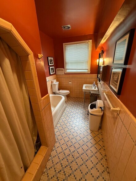 More Photos Of 93 Devine St, San Jose Office For Lease