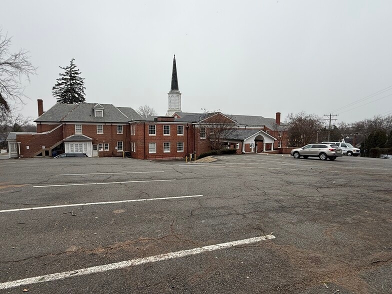 More Photos Of 1400 Russell Rd, Alexandria Religious Facility For Sale