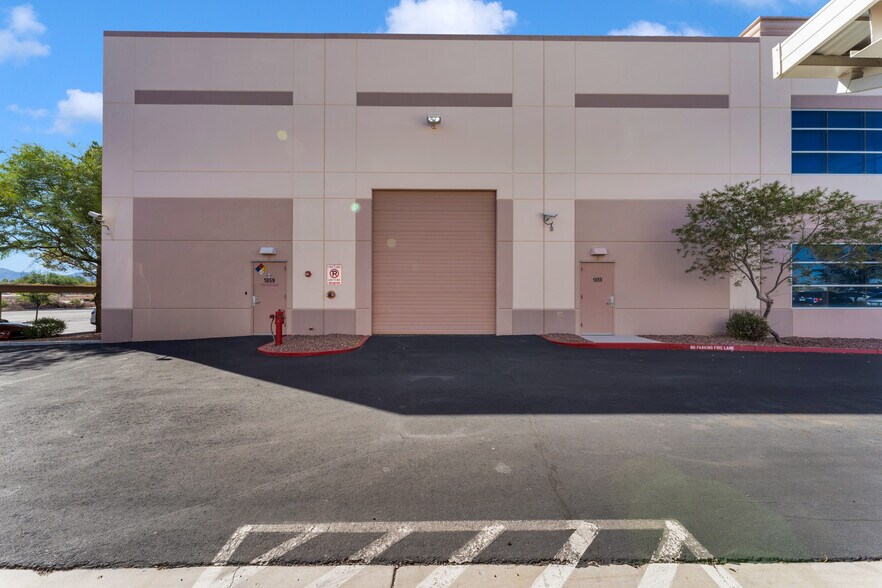 More Photos Of 1859-1863 Whitney Mesa Dr, Henderson Flex For Sale