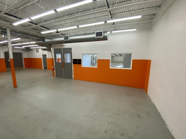 More Photos Of 4310 E Broadway Ave, Tampa Light Distribution For Lease