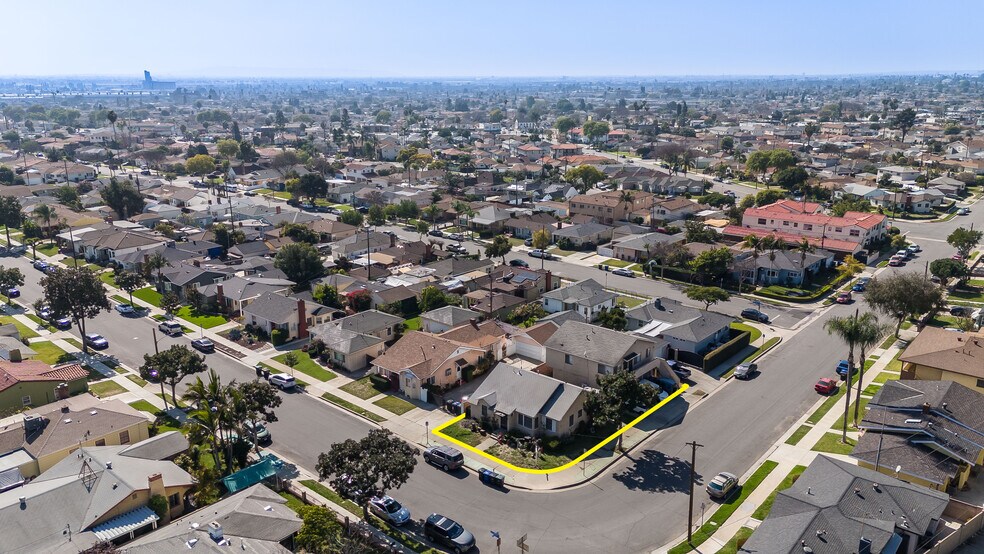 More Photos Of 231 Blackshear Ave, East Los Angeles Apartments For Sale