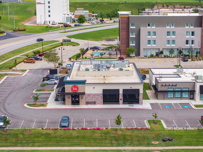 Primary Photo Of 500 W Albany St, Broken Arrow Restaurant For Sale