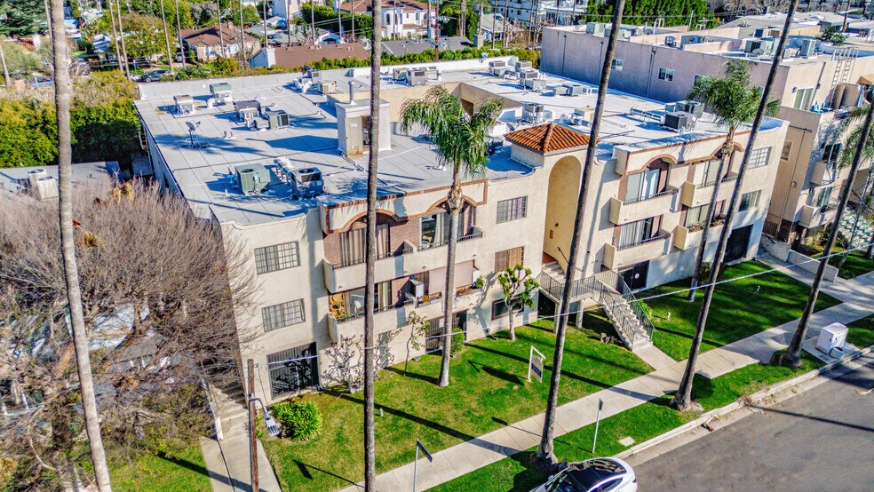 More Photos Of 4434 Fulton Ave, Sherman Oaks Apartments For Sale