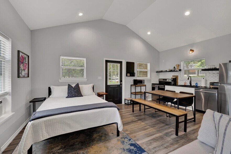 More Photos Of 14147 FM 306, Canyon Lake Trailer Camper Park For Sale