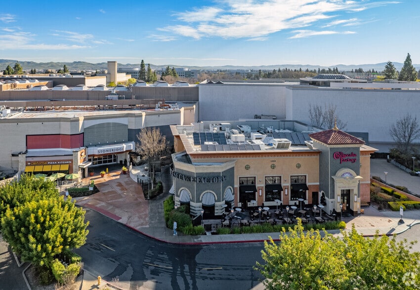 More Photos Of 1-2700 Stoneridge Mall Rd, Pleasanton General Retail For Lease