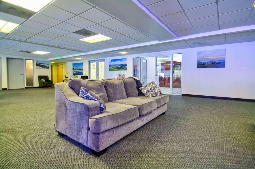 More Photos Of 1940 Garnet Ave, San Diego Medical For Sale