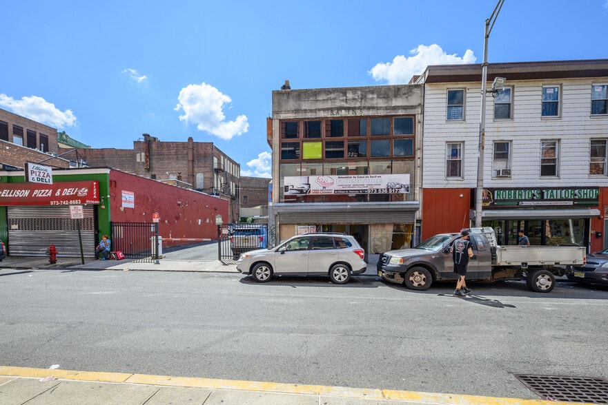 More Photos Of 84 Ellison St, Paterson Storefront Retail Office For Lease