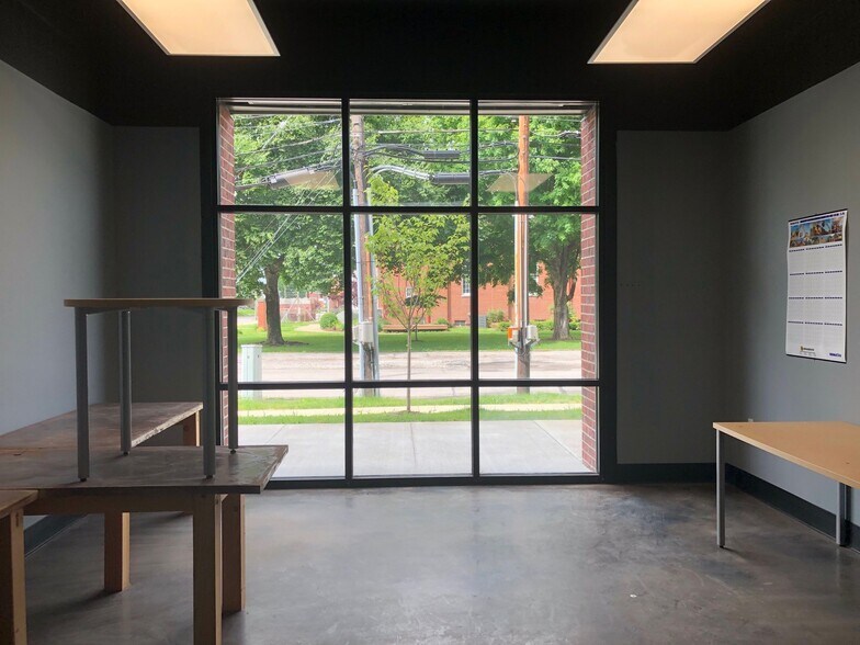 More Photos Of 1001-1021 N Limestone St, Lexington Apartments For Lease