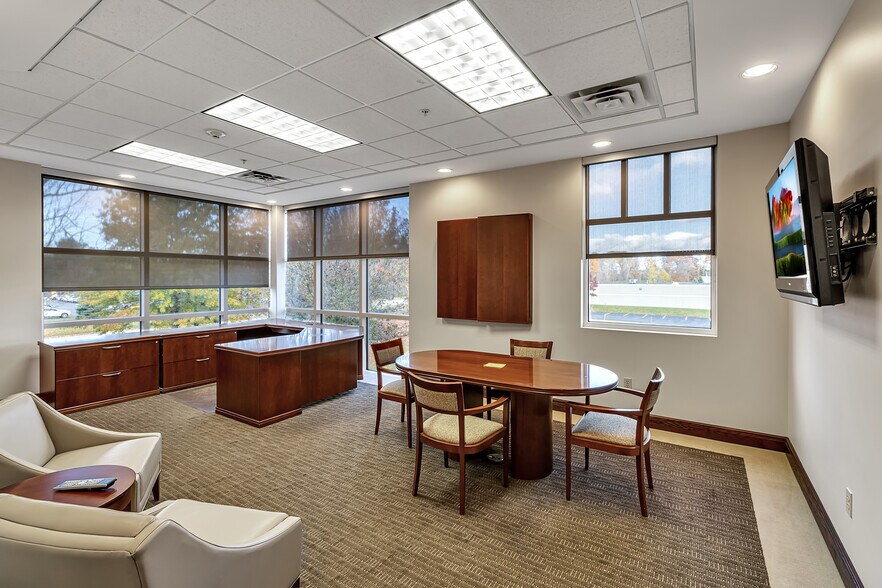 More Photos Of 23 Cobham Dr, Orchard Park Office For Lease
