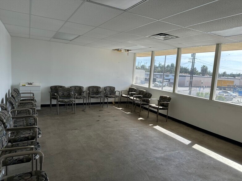 More Photos Of 1104-1106 E 17th St, Santa Ana General Retail For Lease