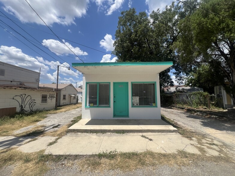 More Photos Of 1500 Fredericksburg Rd, San Antonio Freestanding For Sale
