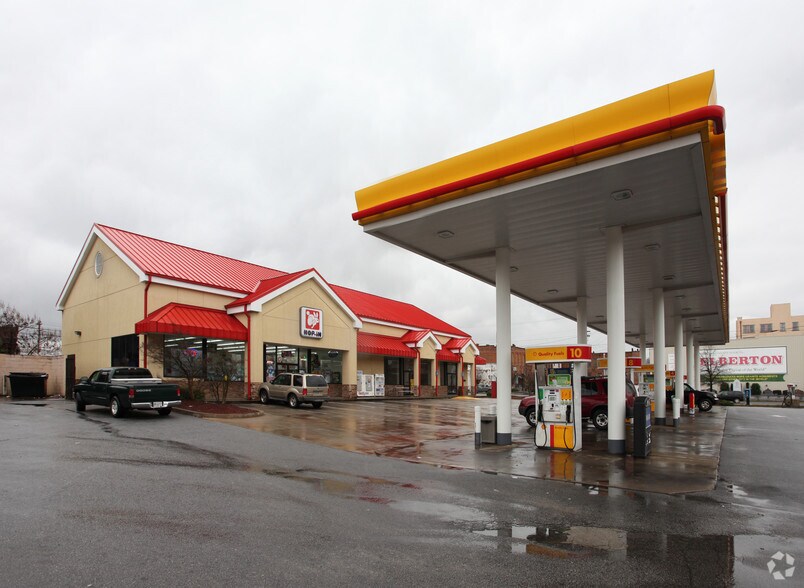 Primary Photo Of 118 N Oliver St, Elberton Convenience Store For Lease
