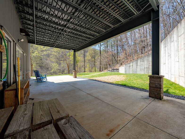 More Photos Of 95 Upstream Campus Trl, Sylva Schools For Sale