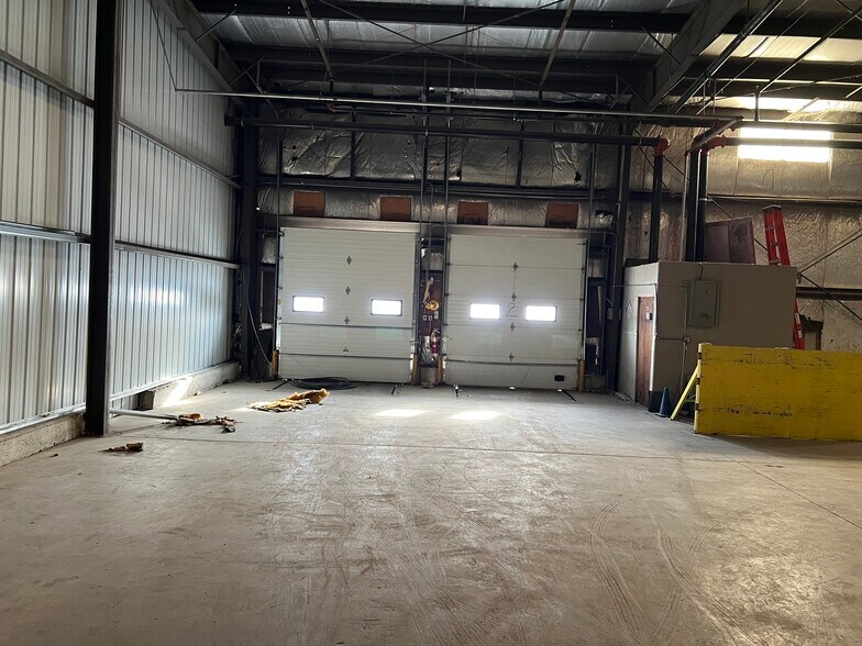 More Photos Of 1005 S Perkins St, Appleton Warehouse For Lease