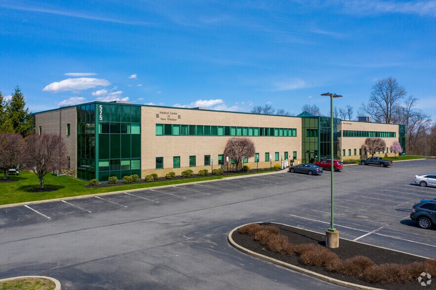 More Photos Of 575 Hudson Valley Ave, New Windsor Township Medical For Lease