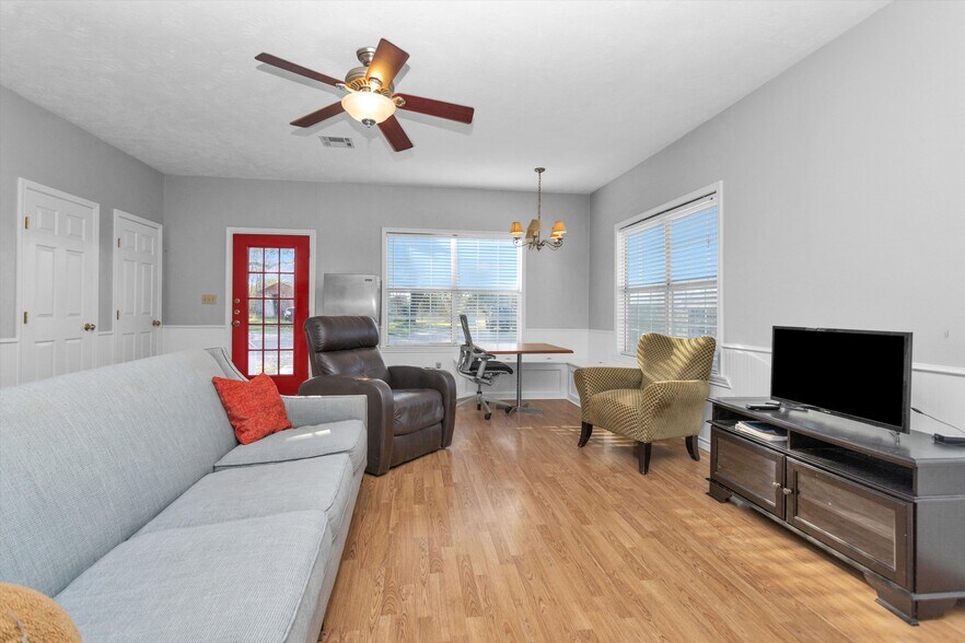 More Photos Of 13801 Liberty St, Montgomery Office Residential For Sale