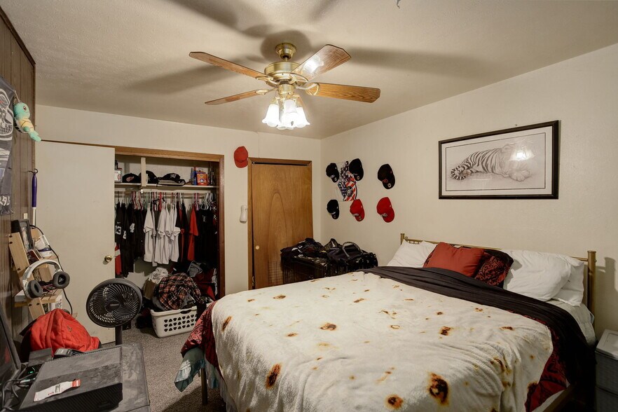 More Photos Of 2107 3rd Ave, Longmont Apartments For Sale