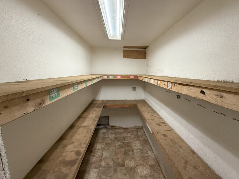 More Photos Of 250 Queen Ave SW, Albany Warehouse For Sale