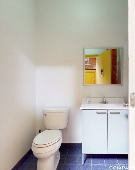 More Photos Of 2241 S Wabash Ave, Chicago Loft Creative Space For Sale