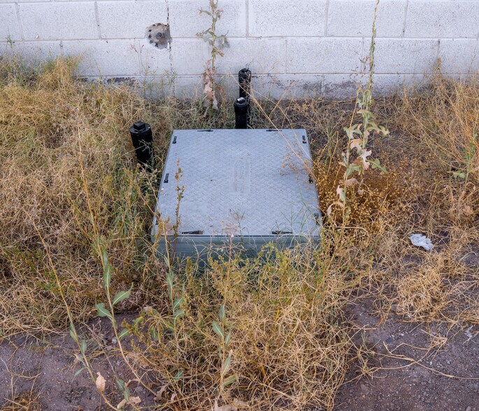 More Photos Of 4046 E Winslow Ave, Phoenix Warehouse For Lease