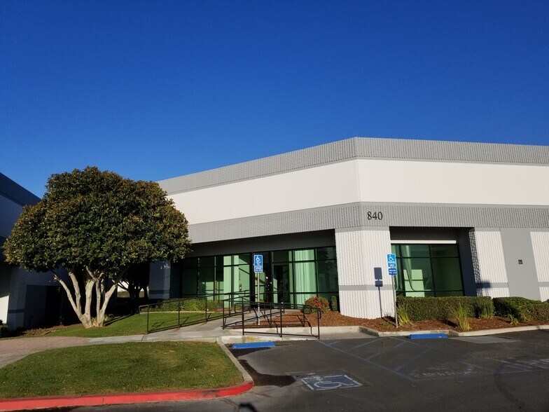 More Photos Of 840 S Rochester Ave, Ontario Showroom For Lease