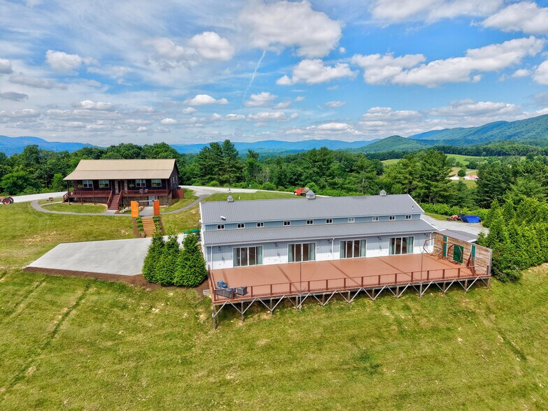 More Photos Of 639 Wagon Wheel Rd, Elk Creek Lodge Meeting Hall For Sale