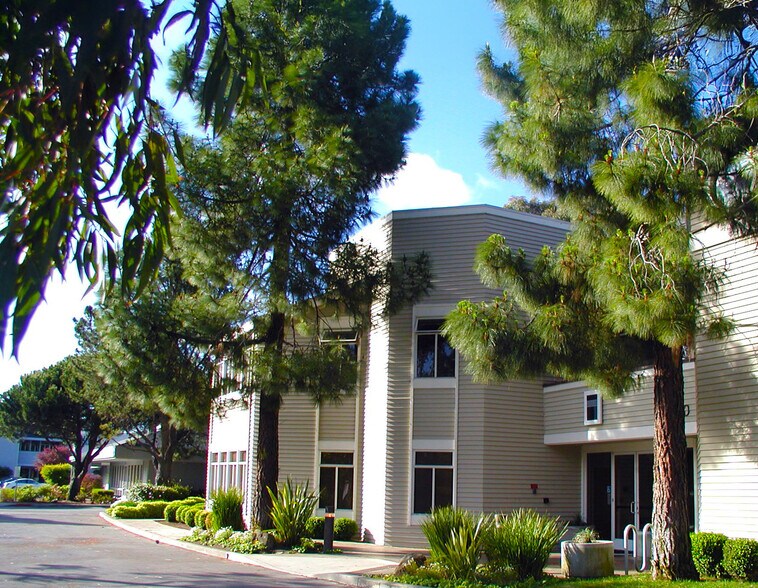 More Photos Of 350 Bridge Pky, Redwood City Office For Lease