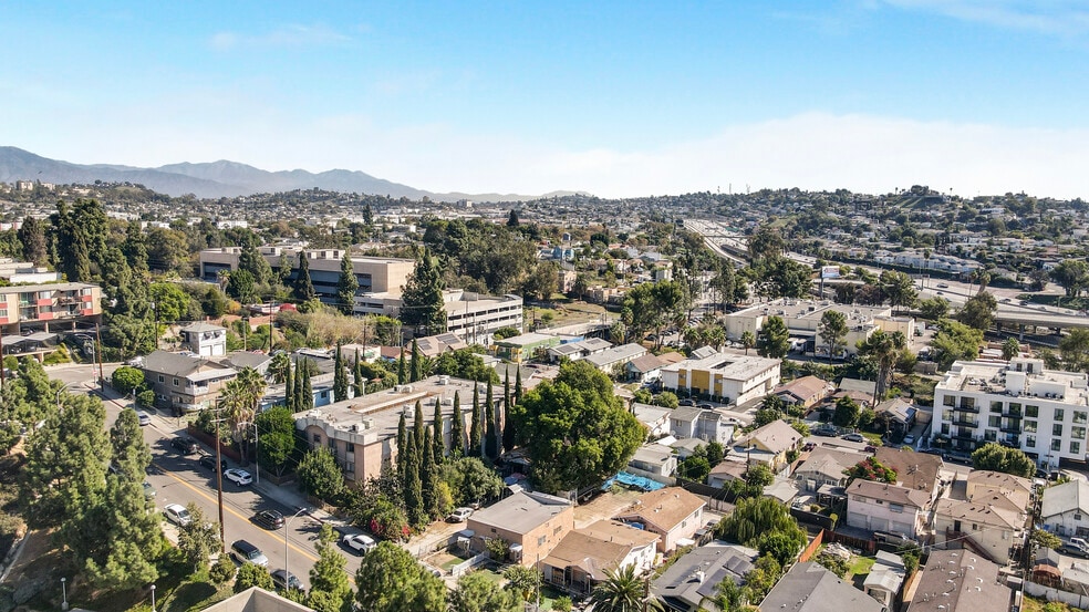 More Photos Of 1140 Chicago St, Los Angeles Apartments For Sale