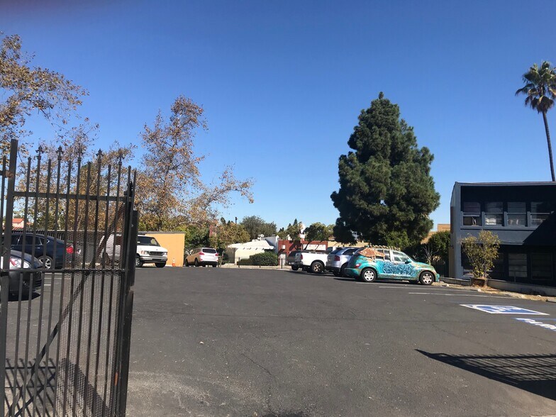 More Photos Of 8443 Crenshaw Blvd, Inglewood Office For Lease