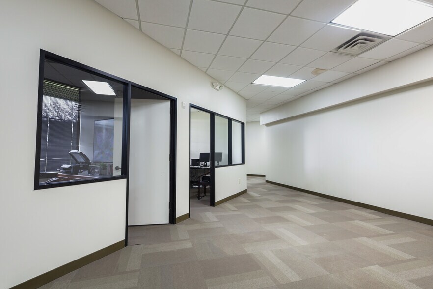 More Photos Of 4000 Garth Rd, Baytown Medical For Sale