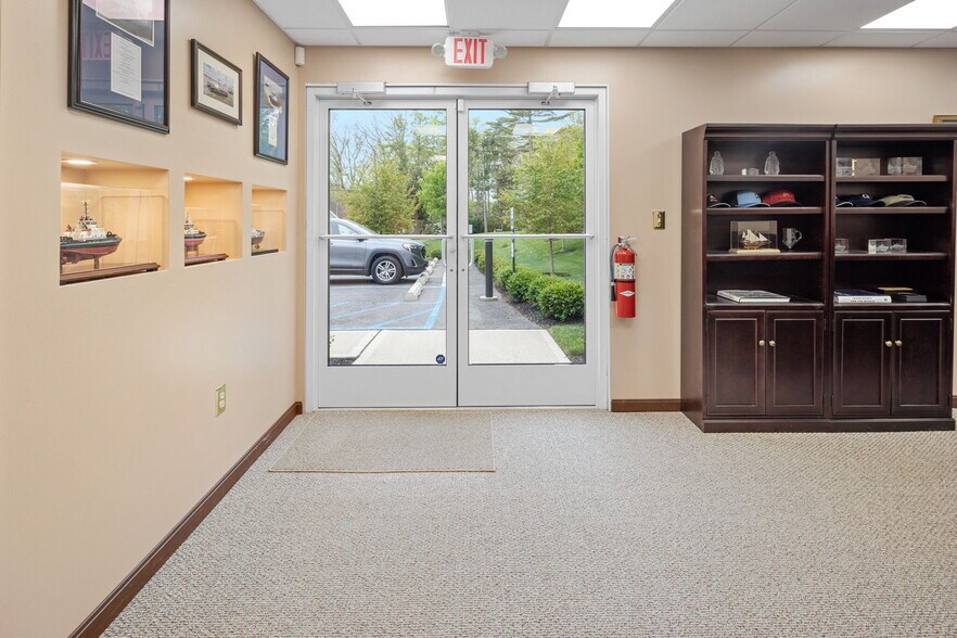 More Photos Of 30 Bolton Ln, West Creek Light Distribution For Sale