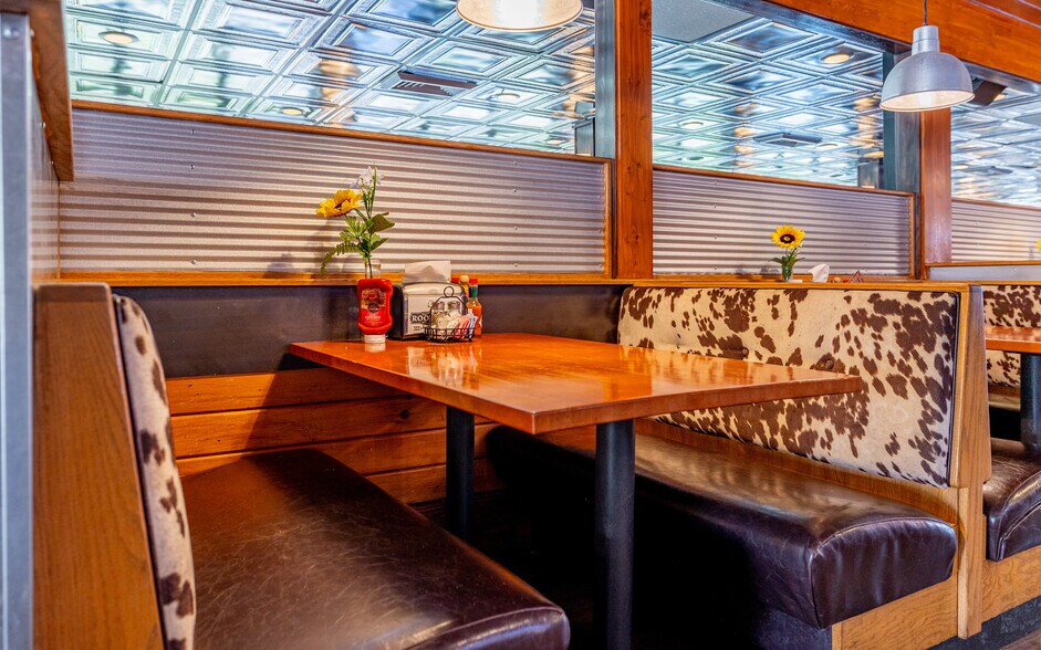 More Photos Of 1651 8th St, Cody Restaurant For Lease