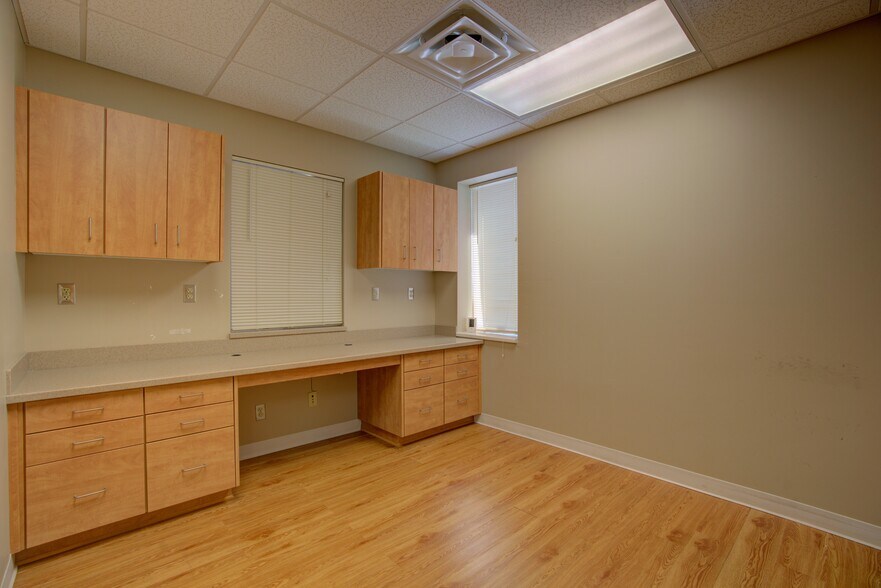 More Photos Of 315 W 10th St, Rome Medical For Sale