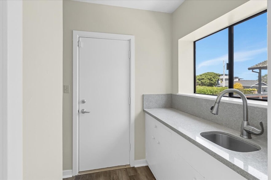 More Photos Of 182 El Dorado St, Monterey Medical For Sale