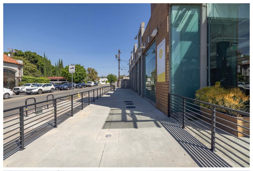 More Photos Of 600 S La Brea Ave, Los Angeles Storefront Retail Residential For Sale