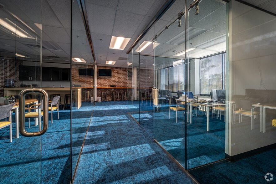 More Photos Of 6605 Cypresswood Dr, Spring Office For Lease