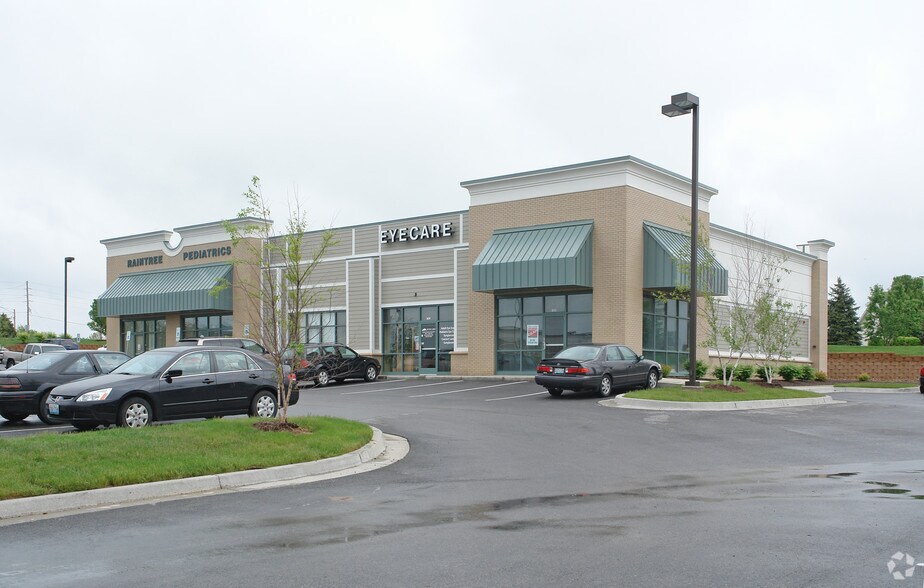 More Photos Of 821-833 SW Lemans Ln, Lee's Summit General Retail For Lease