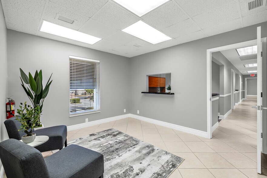Primary Photo Of 665 SE 10th St, Deerfield Beach Medical For Lease