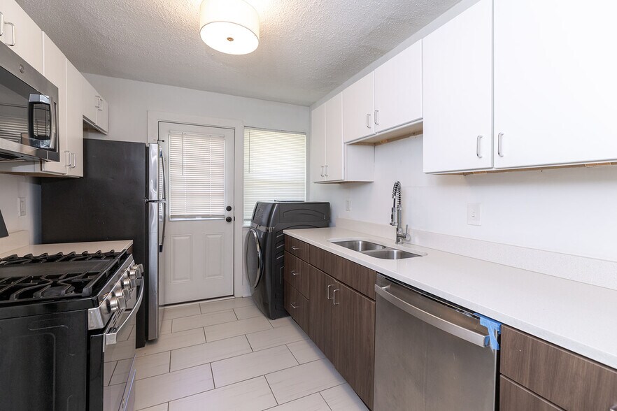 More Photos Of 170 N Hollywood St, Memphis Apartments For Sale